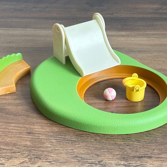 CALICO CRITTERS Sylvanian Families Sandbox Pool Playset Replacement Parts Bucket - Picture 1 of 8